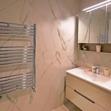 Diamond Limak, The Point