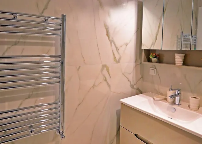 Diamond Limak, The Point