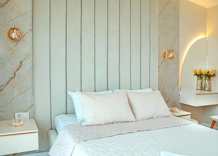 Diamond Limak, The Point Daire